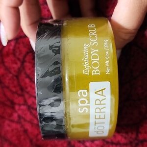 Exfoliating body scrub